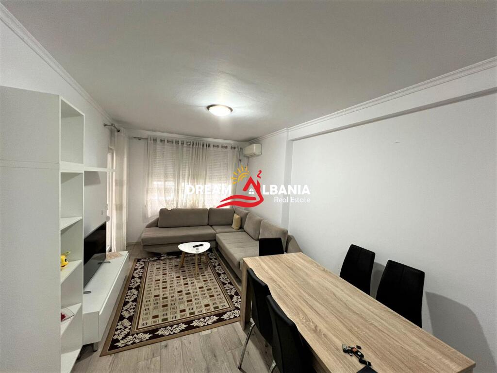 Appartamento 2+1 in affitto al 21 Dhjetori nel Complesso "Kontakt" a Tirana (ID 42214693)