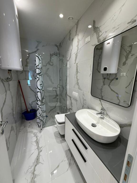 Apartament 2+1+2 për Qira te Lake View Rezidenc