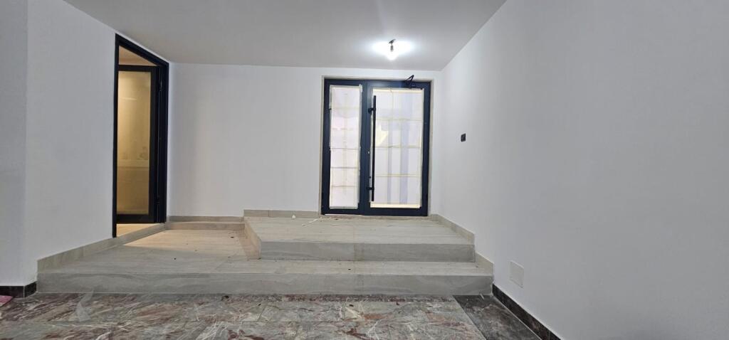 Premises for rent in the heart of the block