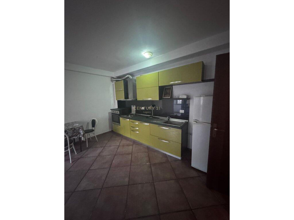 Apartament 1+1 me Qira në Myslym Shyr, Vendndodhje Qendrore !!