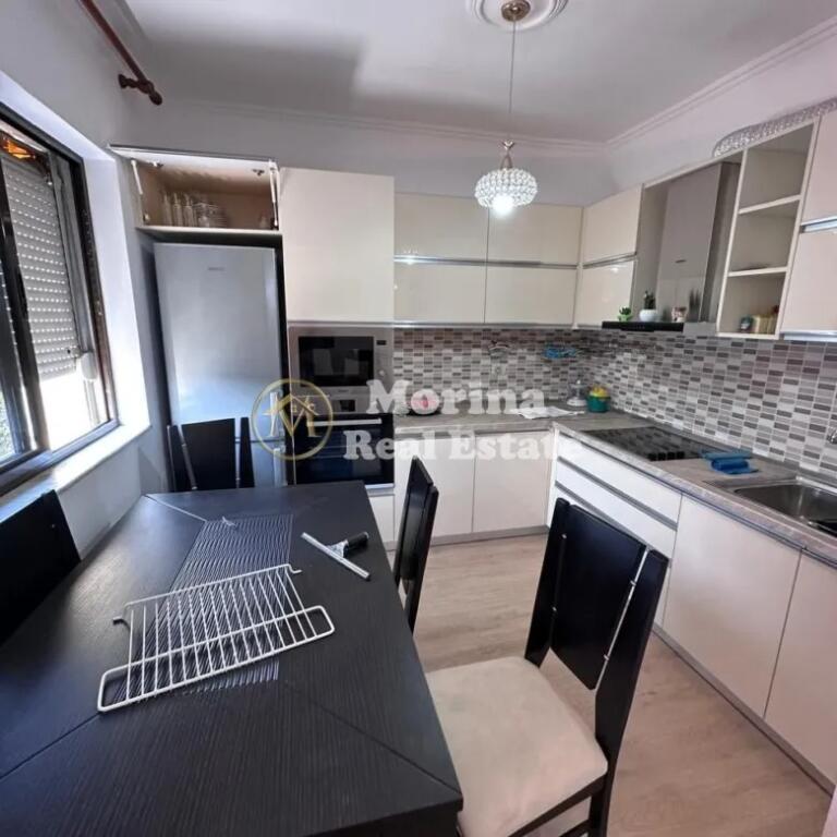 Shitet Apartament 2+1, Rruga Bardhyl, 147.000 Euro
