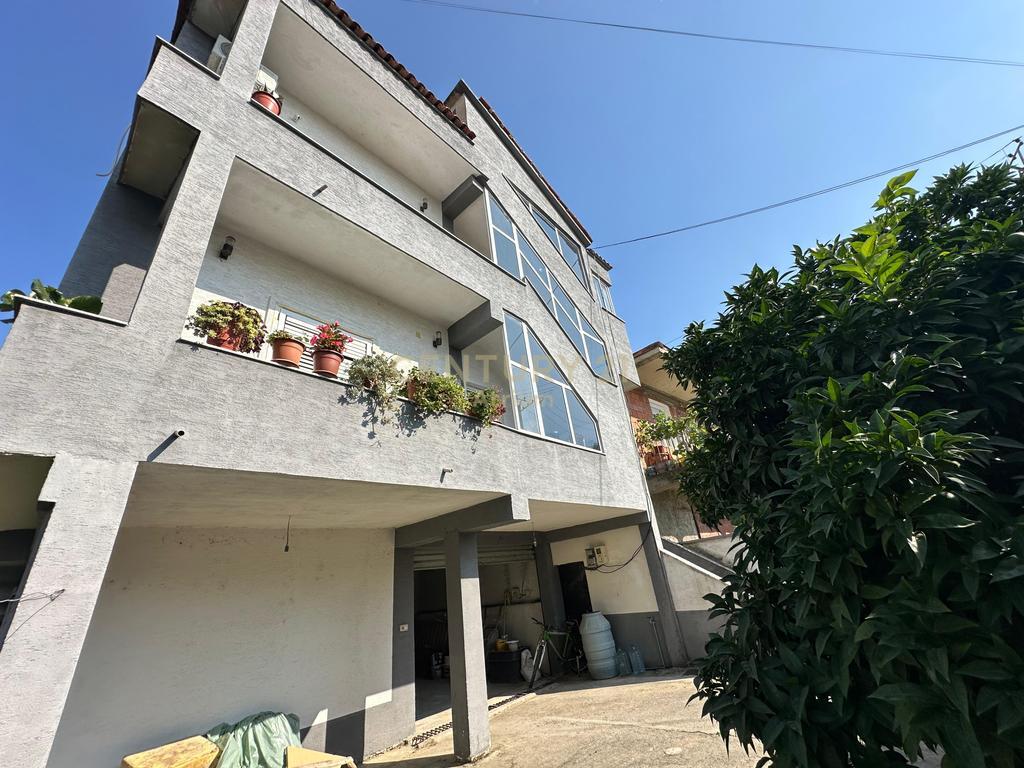 LEDA (atrium118496) villa in vendita a Shkoze vicino a Kryegjyshata-230,000 €