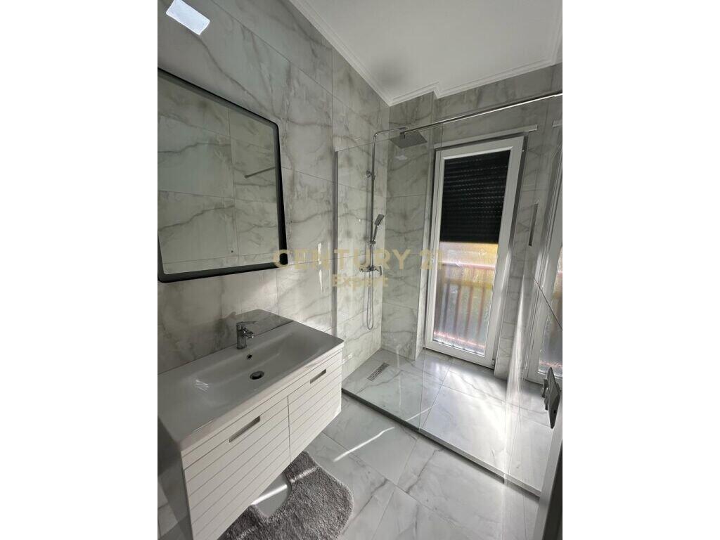 Apartment 2+1+3 + parking space for rent at Tefta Tashko Koco street, Pazari i Ri!