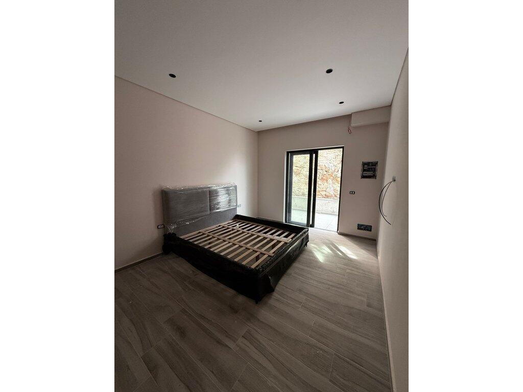LEDA(plus121548)sarande,japim me qera vjetore vile ne rr. panorama me pamje nga deti-14,000 €/muaj