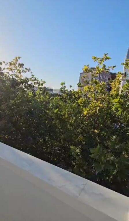 SHITET APARTAMENT 1+1 BUZE RRUGES KAVAJES