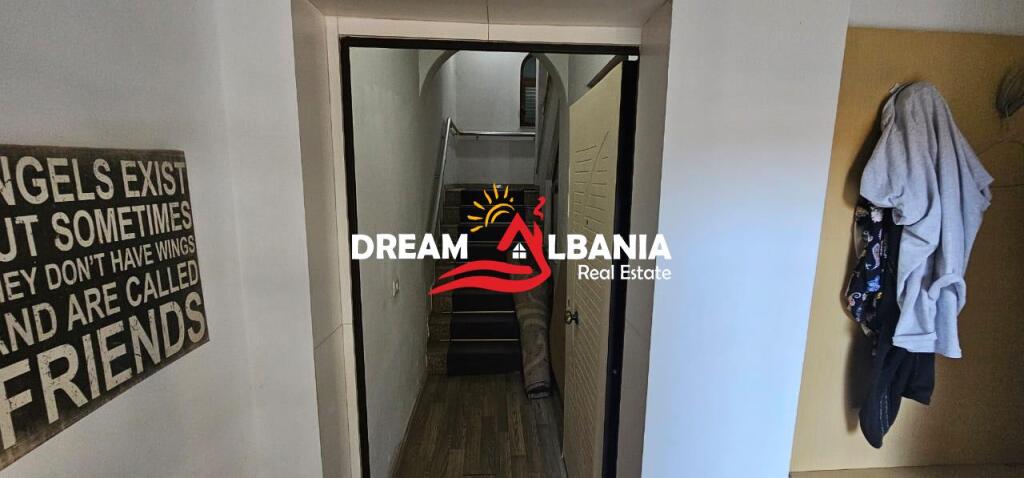 Appartamento 2+1 in affitto, su un piano di villa appena oltre il Terminal degli Autobus del Nord, Tirana (ID 4251418)
