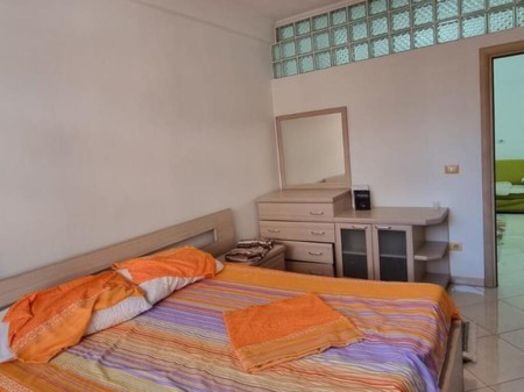 Affitto, Appartamento 2+1, Viale Zogu 1, Tirana