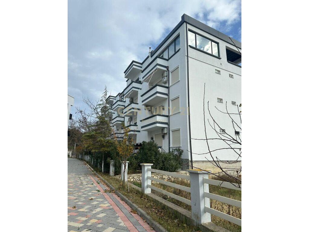VENDESI APPARTAMENTO 1+1 A GJIRI I LALZIT VICINO AL COMPLESSO "INSIFA" 110,000 €