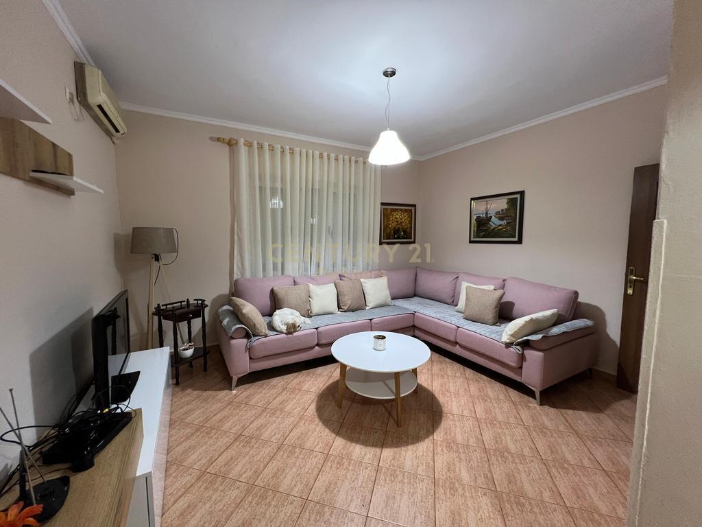 (LEDA)partners121509 japim me qira apartament 2+1, ali demi 450 €/muaj