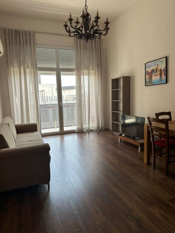 🔥 Jepet me Qira – Apartament 2+1 me 2 Tualete  📍 Zogu i Zi – Ring Center