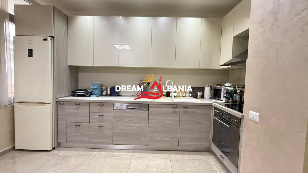 Super Apartment 2+1+2 WC+ Garage for Rent in the City Center, Near the Toptani Shopping Center (ID 42214548)