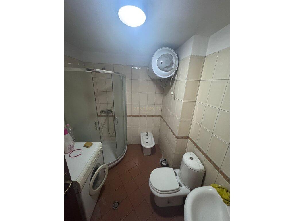Apartament 1+1 me Qira në Myslym Shyr, Vendndodhje Qendrore !!