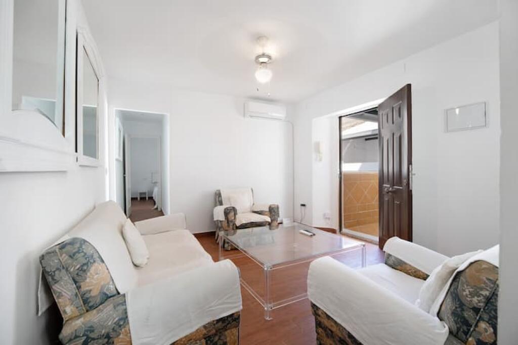 Apartament Me Qera 1+1 Tek Rruga E Durresit (ID B211376) Tirane