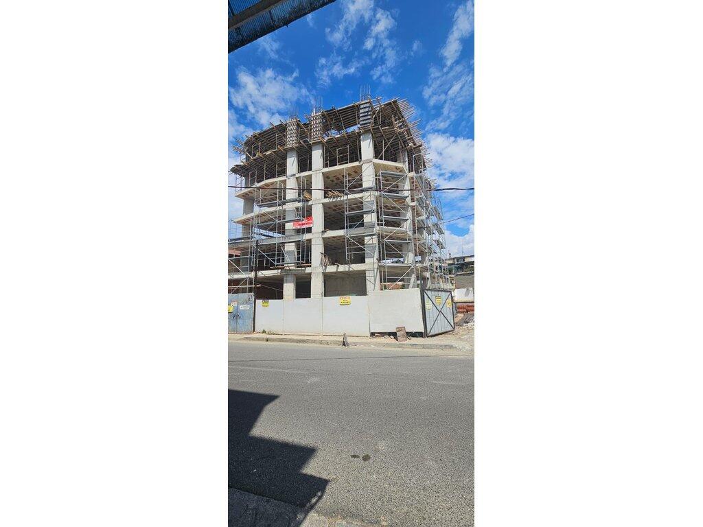 Leda(select121205)pranë shkollës “1 maji”,shitje apartament 2+1+2 + 3 ballkone 254,500 €