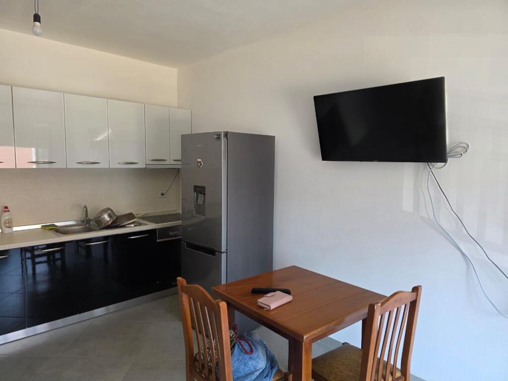 Appartamento 1+1 in affitto – Villa L2, Tirana