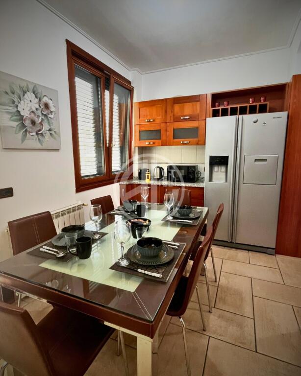 Jepet me Qira – Apartament 2+1+2 në Vollga, pranë Sfinksit