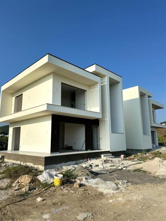 EKSKLUZIVE! SHITET VILE INDIVIDUALE ME PISHINE NE GJIRIN E LALZIT  340.000 € MUNDESI PAGESE ME KESTE !