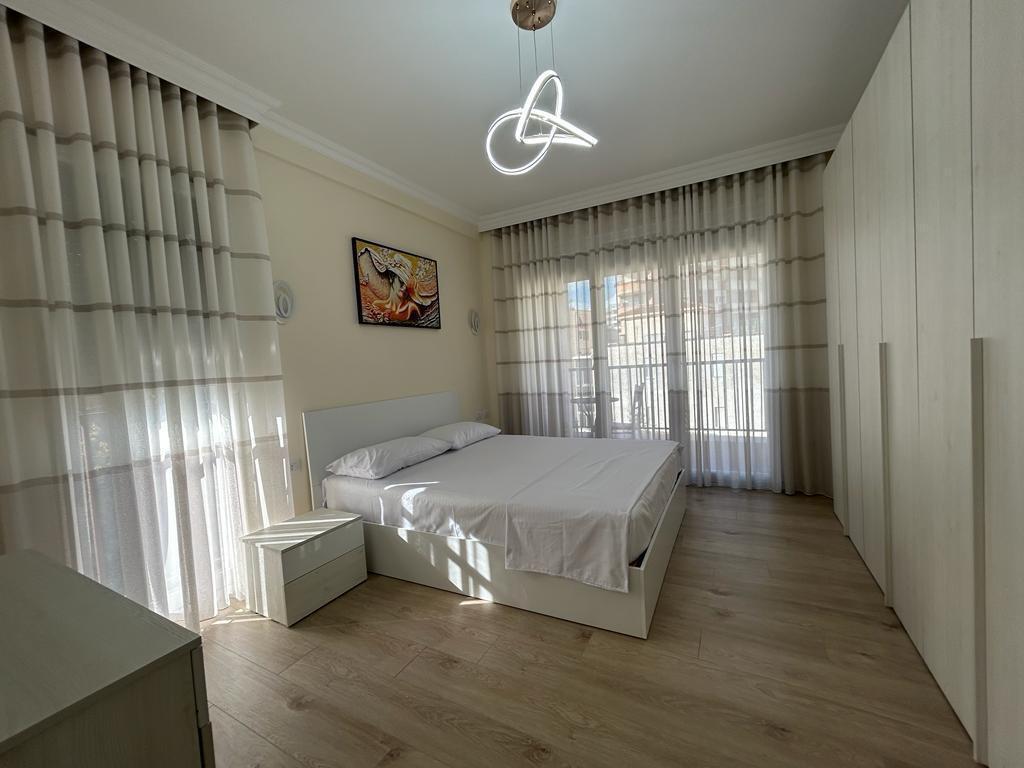 PAZARI I RI  APARTMENT 2+1+3 FOR RENT +PARKING SPACE 1300 EURO