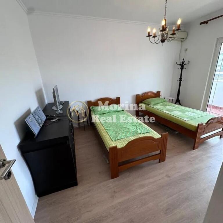Shitet Apartament 2+1, Rruga Bardhyl, 147.000 Euro