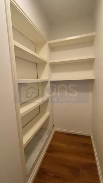 Jepet apartament me qera 1+1 ne Qender.