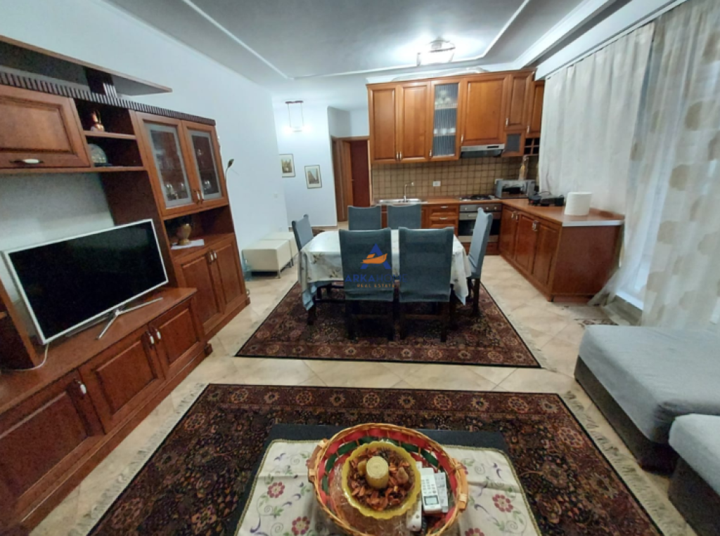 AFFITTASI APPARTAMENTO 2+1+BALCONE "COMPLESSO DELIJORGJI" 750 EURO.