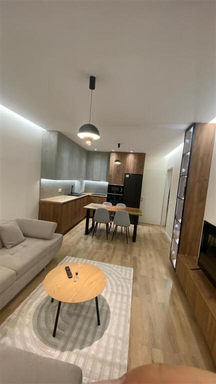 Jepet super apartament 2+1+garazhd me qera tek Univers City , Qtu , i pa banuar me pare
