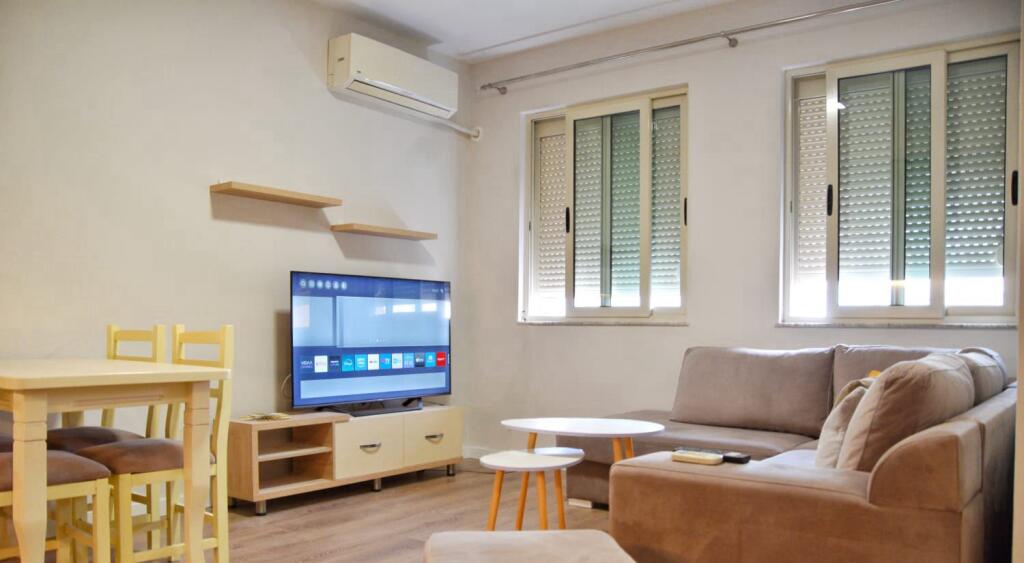 Apartment 1+1+balcony for rent Paris Commune