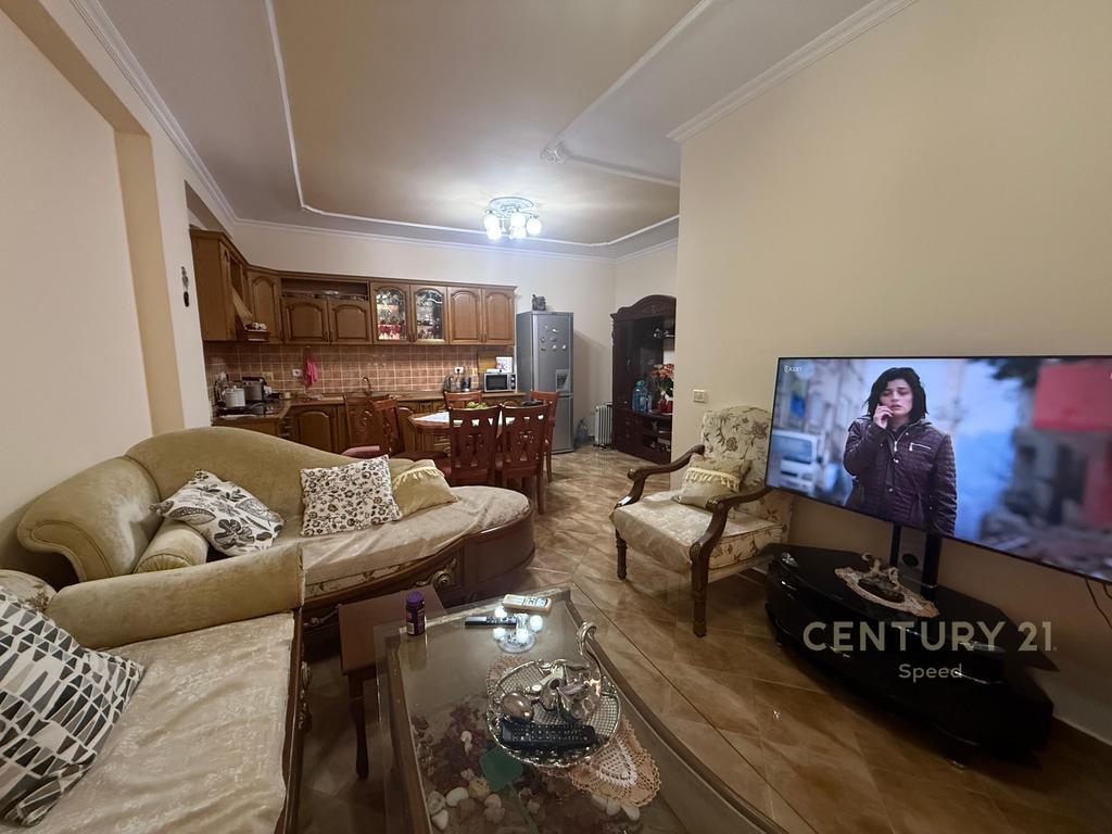 Apartment 1+1 for Rent – 5 Maji Street, Tirana
