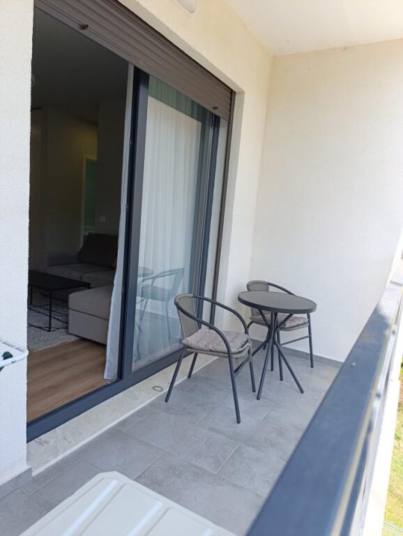 Tirane, apartment 2+1+Balcony for sale, 2nd floor, 96 m²