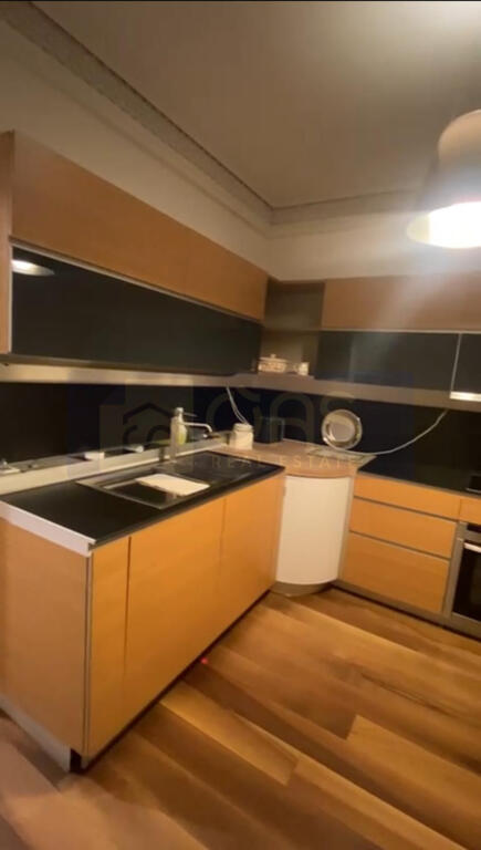 Jepet apartament me qera 1+1 ne Qender.