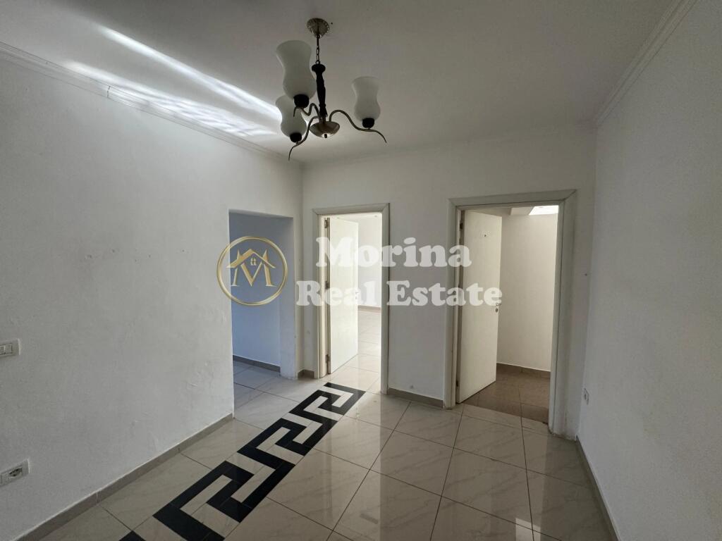 Affitto, Locale Commerciale, Strada di Durazzo, 800 euro/mese
