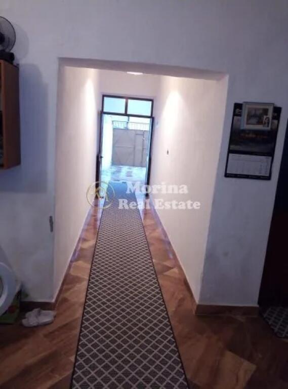 Shitet Vile 1 kateshe, Rruga Myslym Keta, 130000 Euro