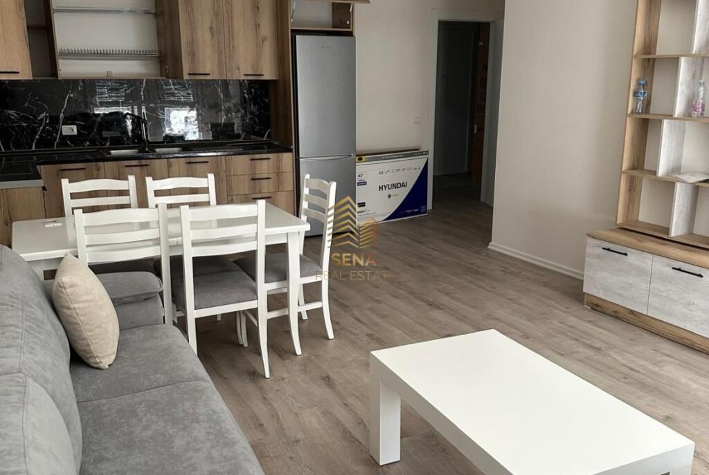 Qira, Apartament, 2+1+bllk,5 Maj, 600 Euro/muaj