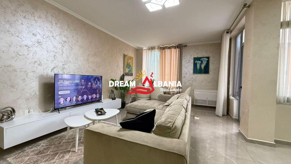 Super Apartment 2+1+2 WC+ Garage for Rent in the City Center, Near the Toptani Shopping Center (ID 42214548)