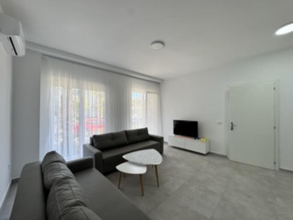 JEPET ME QERA APARTAMENT 1+1, Golem