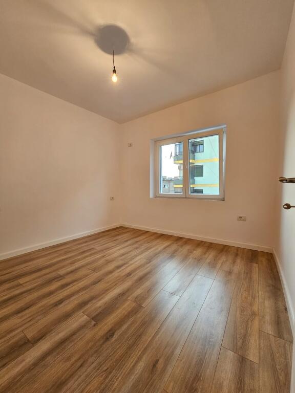 SHITET APARTAMENT 1 + 1 TE MOZAIKU, 21 DHJETORI