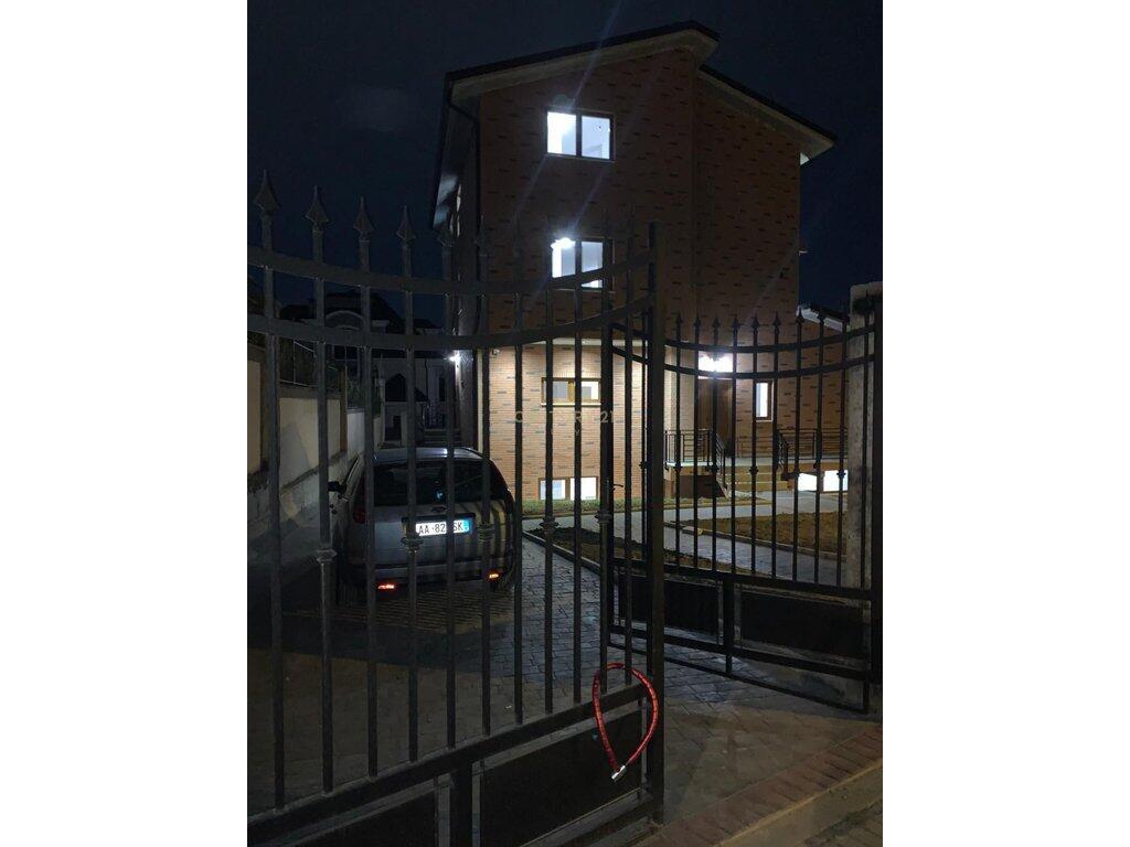 Vile per Qera ne Mjull-Bathore 4,500 € /Muaj
