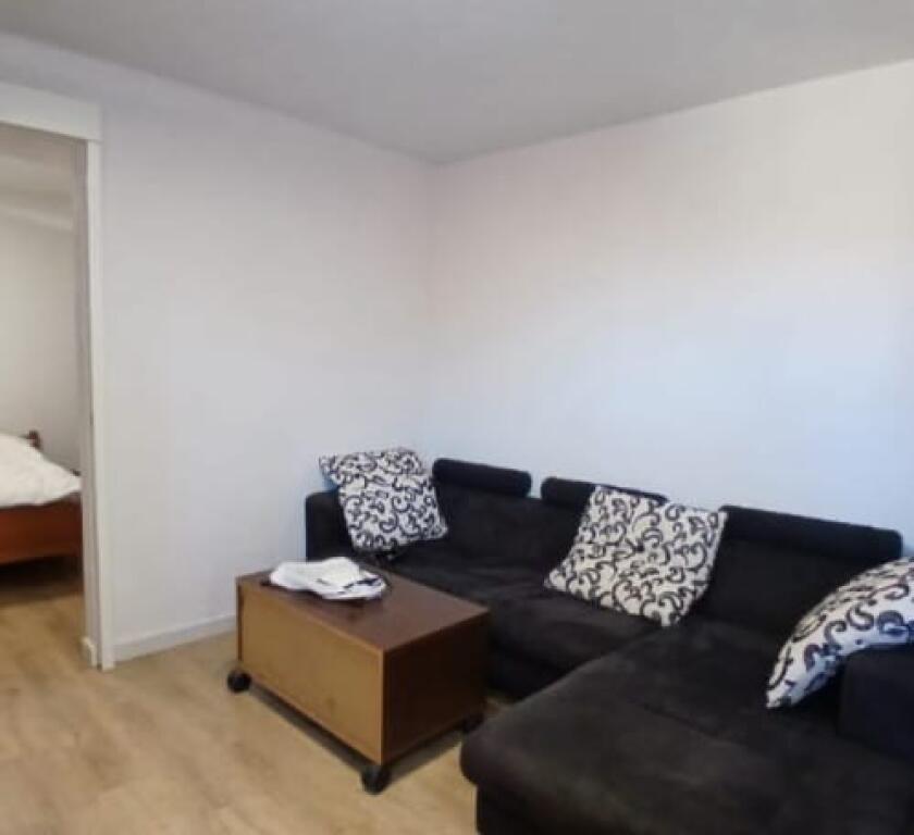 Jepet Me Qera Apartament 1+1
