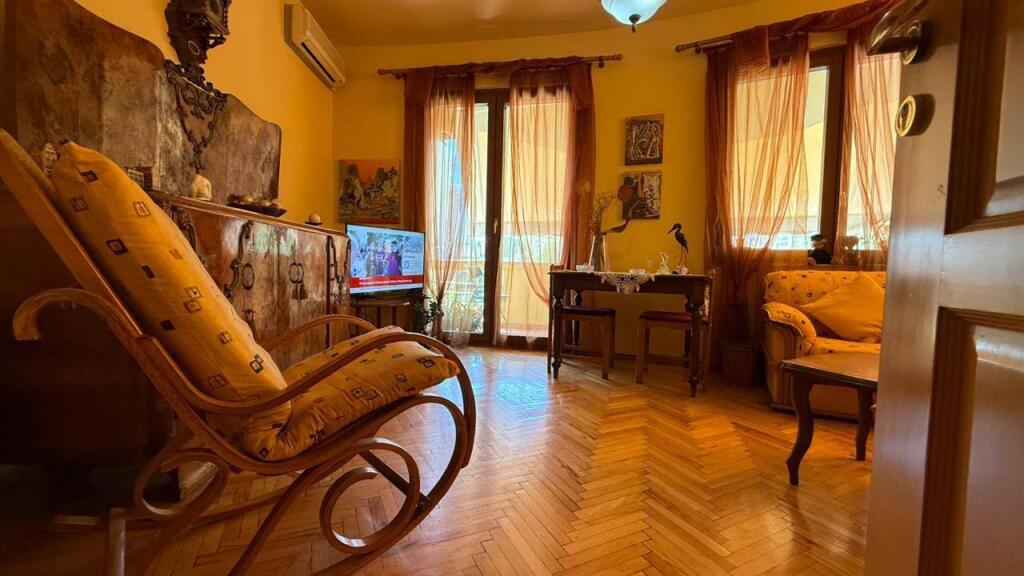 FOR RENT: Apartment 2+1/area: Dinamo Stadium📍