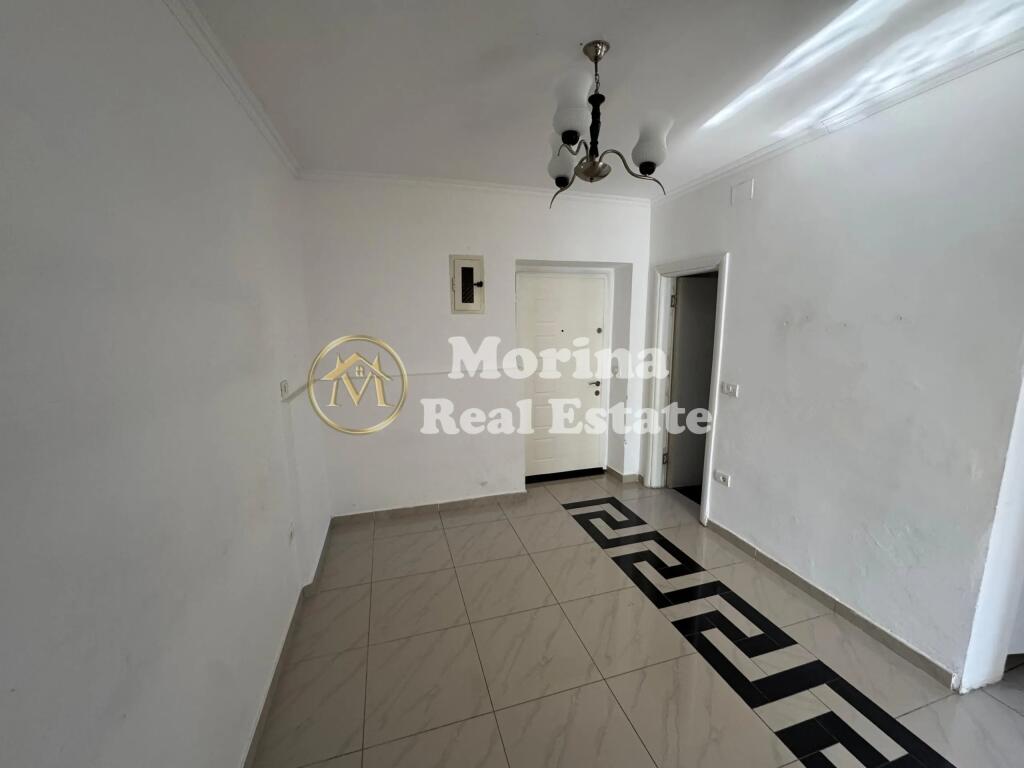 Affitto, Locale Commerciale, Strada di Durazzo, 800 euro/mese