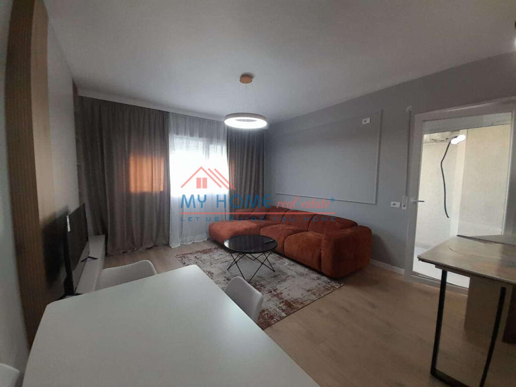Apartament 1+1 + Post Parkimi me Qira Pazari i Ri Tirane