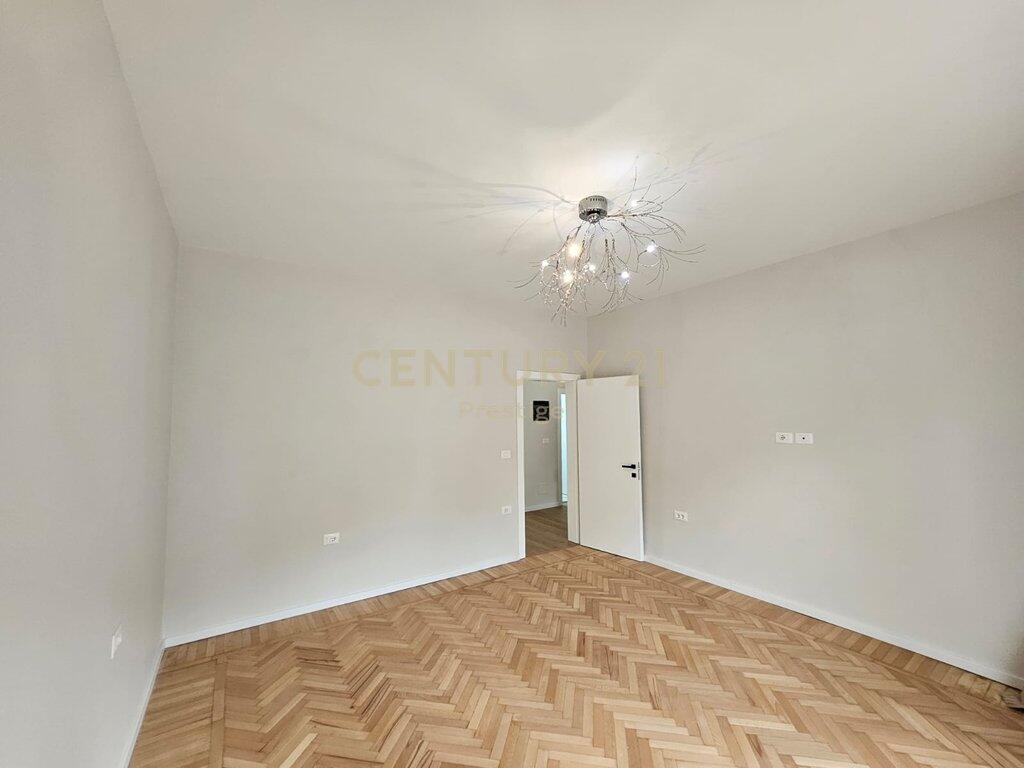 OFFICE SPACE FOR RENT – CENTER, ABOVE NEPTUN, TIRANA!