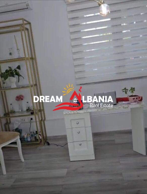 Zyre me qera ne zonen e Myslym Shyrit prane Albtelecomit ne Tirane (ID 4261367)