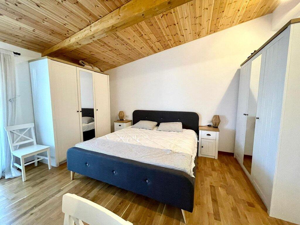 For sale, Apartment 2+1+2, Artificial Lake, Tirana.