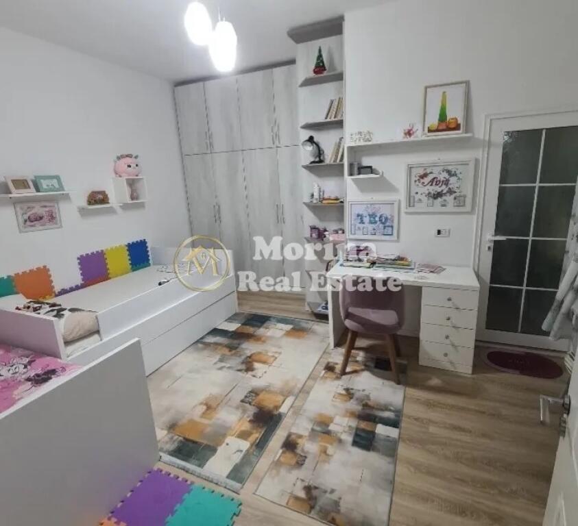 Shitett Vile 2 kateshe,  Qyteti Studenti, Rruga Jorgjia Truja, Cmimi 270.000 Euro