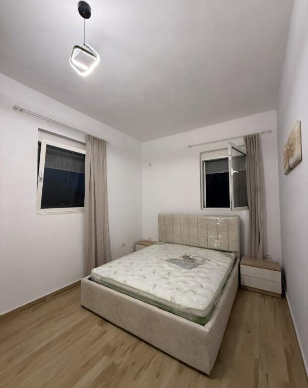 APARTAMENT ME QERA 1+1 YZBERISHT 40.000 LEKE