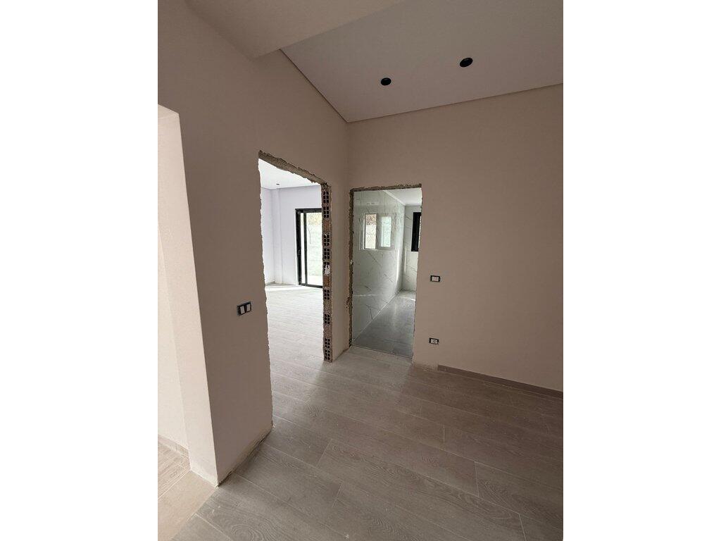 LEDA(plus121548)sarande,japim me qera vjetore vile ne rr. panorama me pamje nga deti-14,000 €/muaj