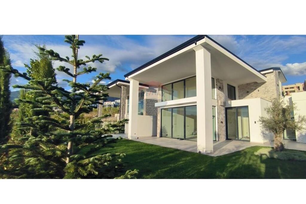 VILLA INDIVIDUALE IN VENDITA FARKE.