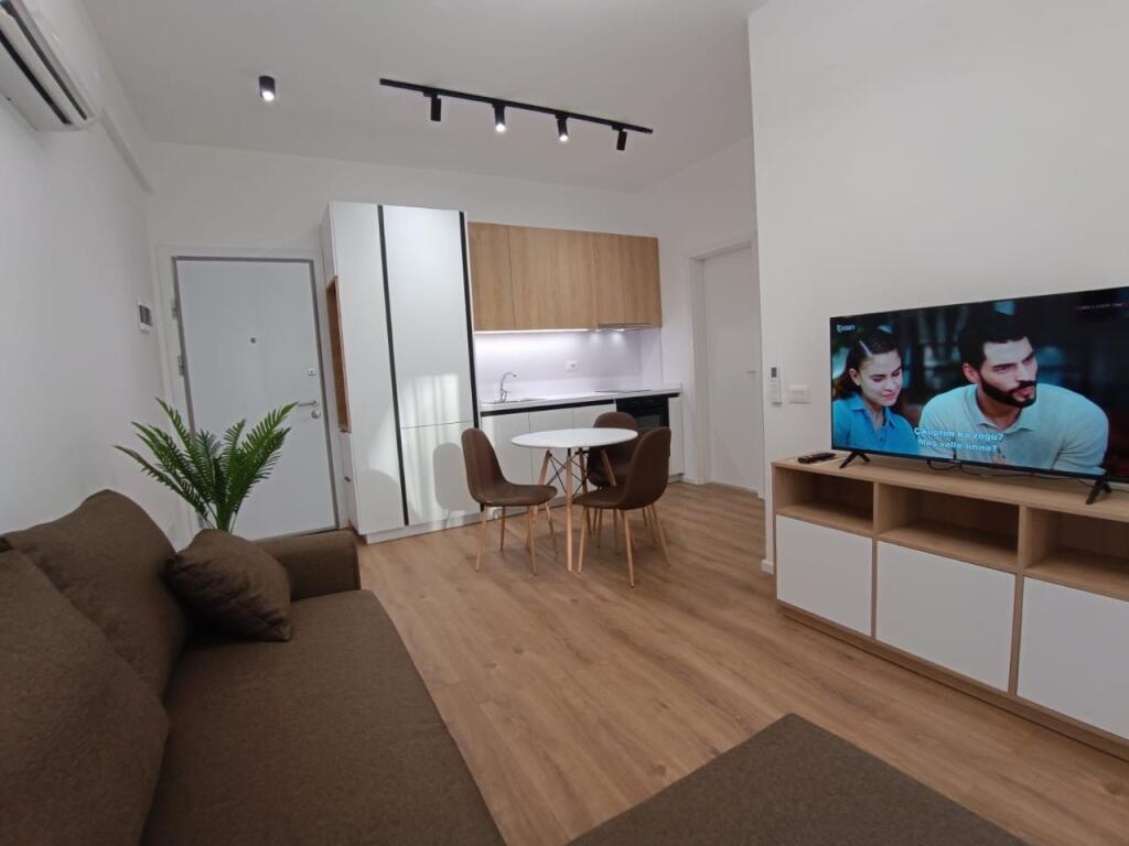 Jepet me qera apartament 1+1 freks