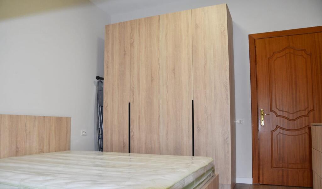 Apartament për qera -Komuna Parisit